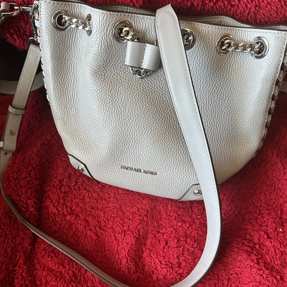 Michael Kors Handbags - Michael Kors Silver Chain Purse
